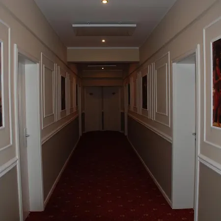 Conacul Din Ardeal 3*